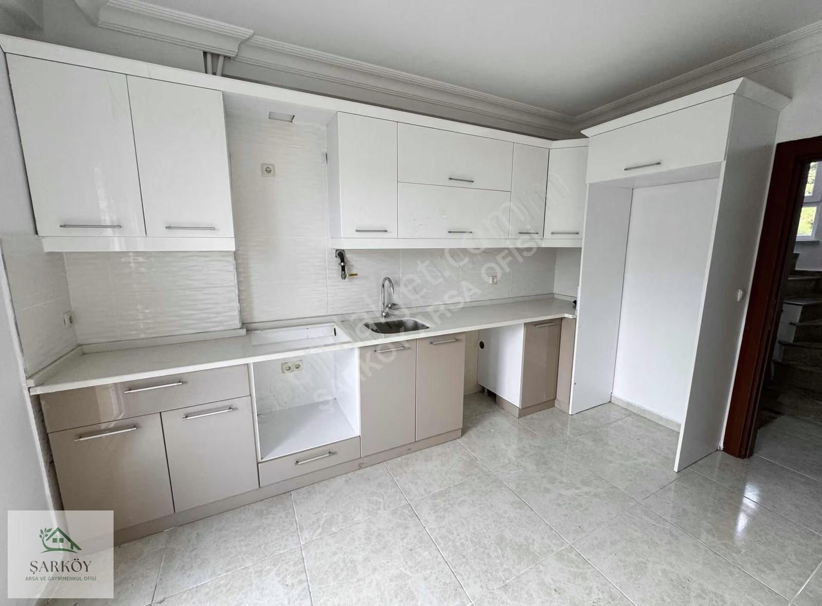 Hürriyet Mah.site İçinde Havuzlu 3 Katlı 220 M² Net Villa - Görsel 24