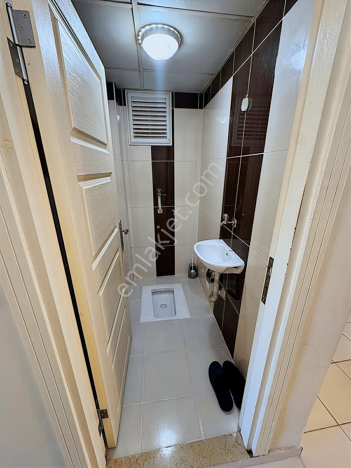 Fatih Mahallesinde Gaffar Okkan Cad. Yakını Ara Kat Balkonlu 2+1 - Görsel 3