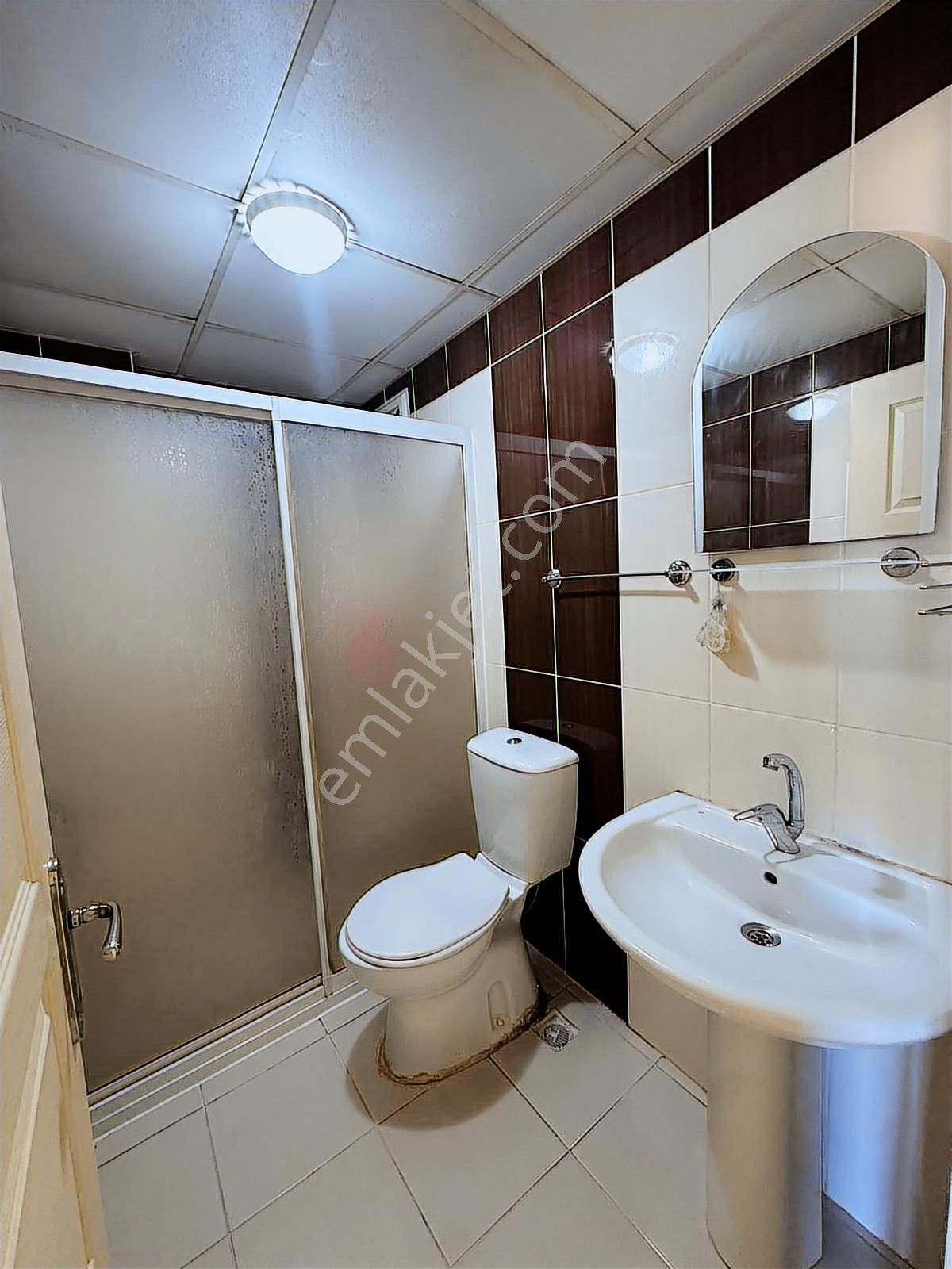 Fatih Mahallesinde Gaffar Okkan Cad. Yakını Ara Kat Balkonlu 2+1 - Görsel 19