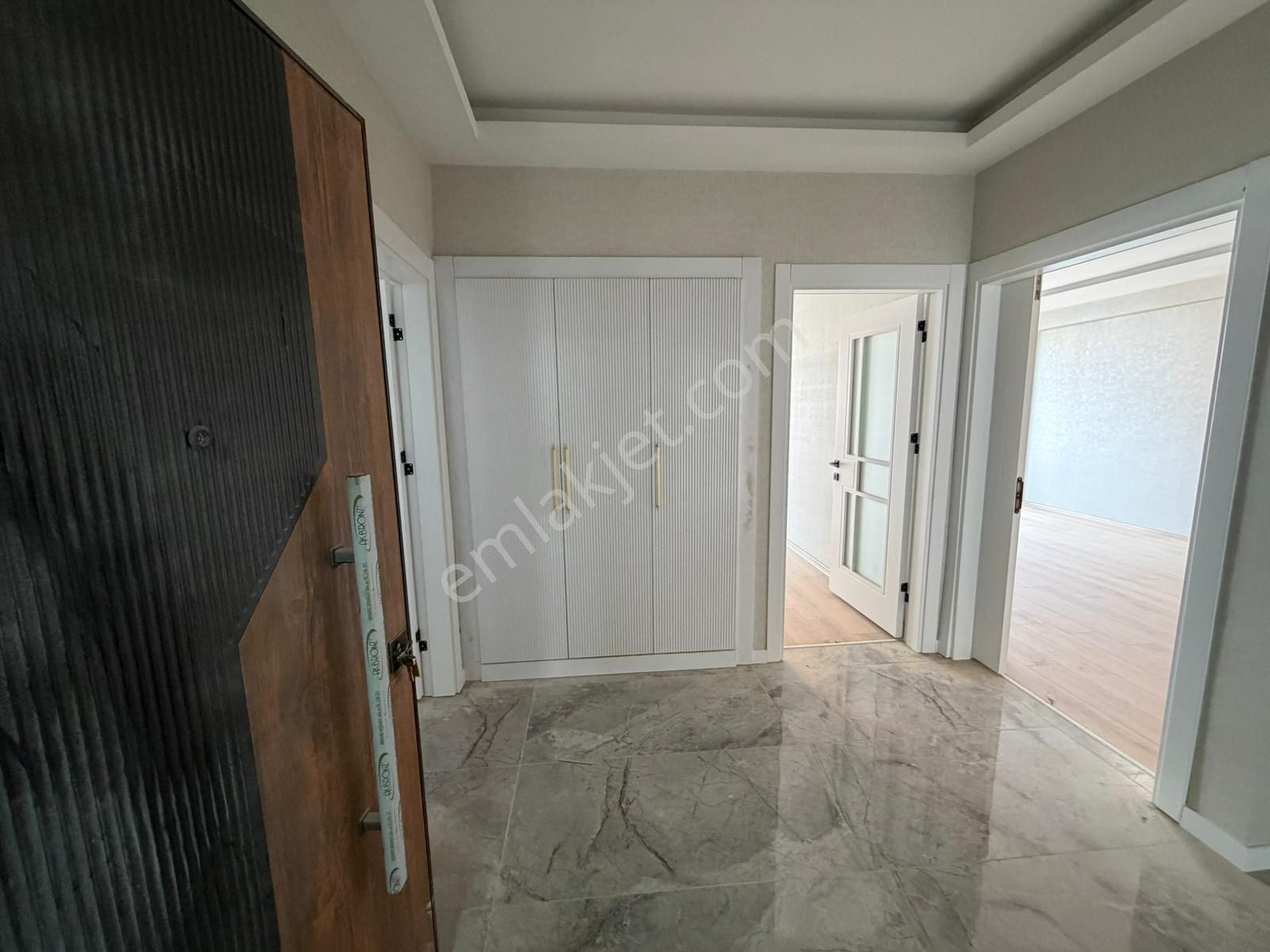 Ev Sahibinden Site İçi Köşe 3 Cepheli Arakat 3.5+1 Lüx Daire - Görsel 4