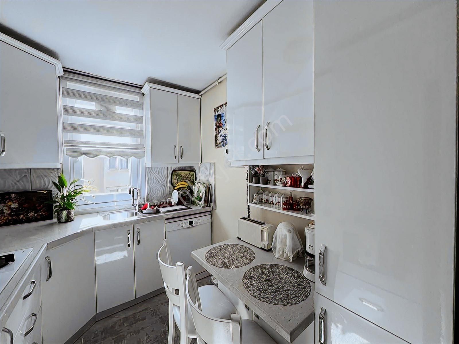Ata 2 Sitesi Çıkışa Yakın Konumda Dekorasyonlu 3+1 Daire - Görsel 7