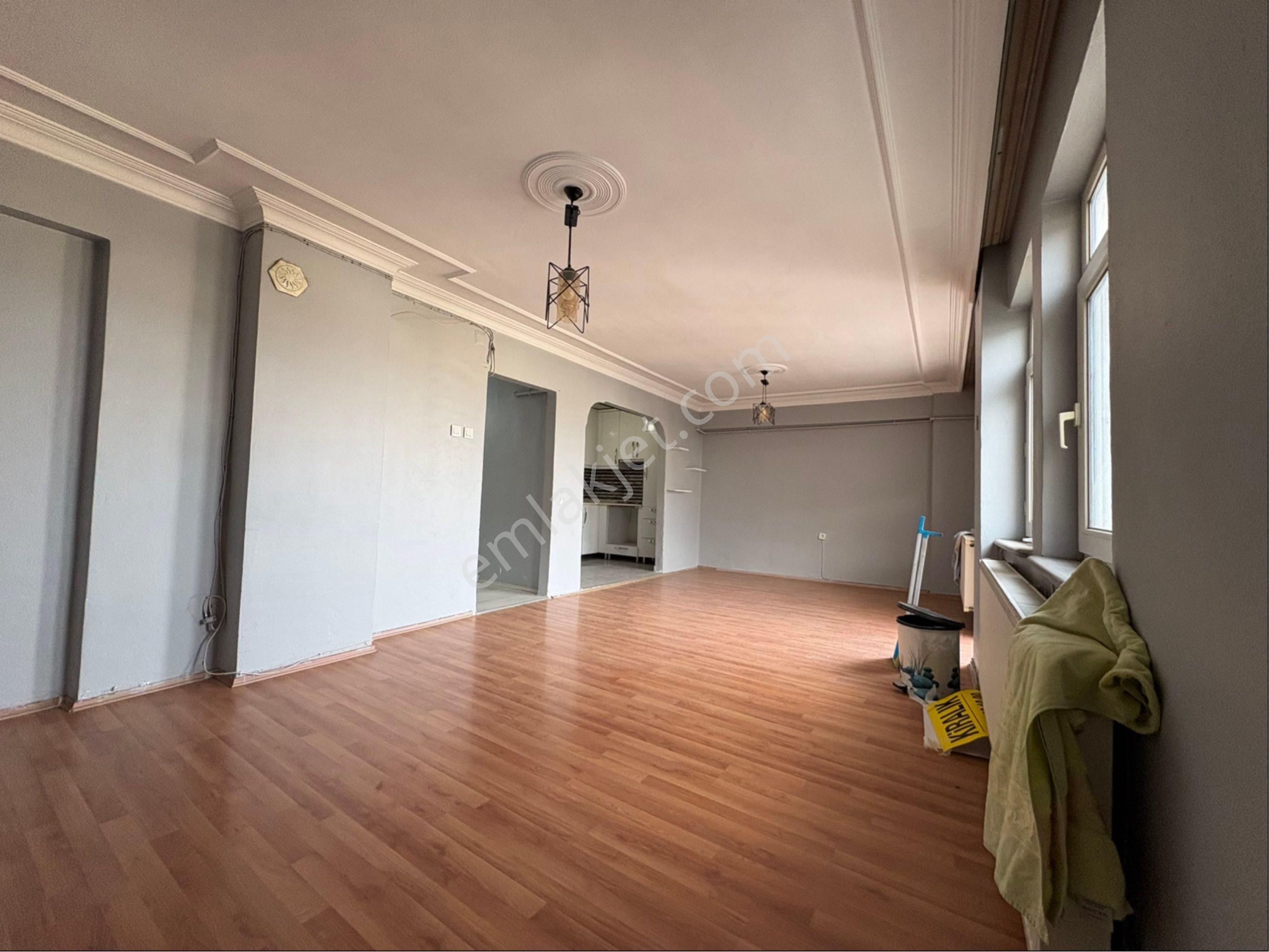 Emirsultan Zeyniler Cami Yanında, Yokuş Yok, Bakımlı Daire