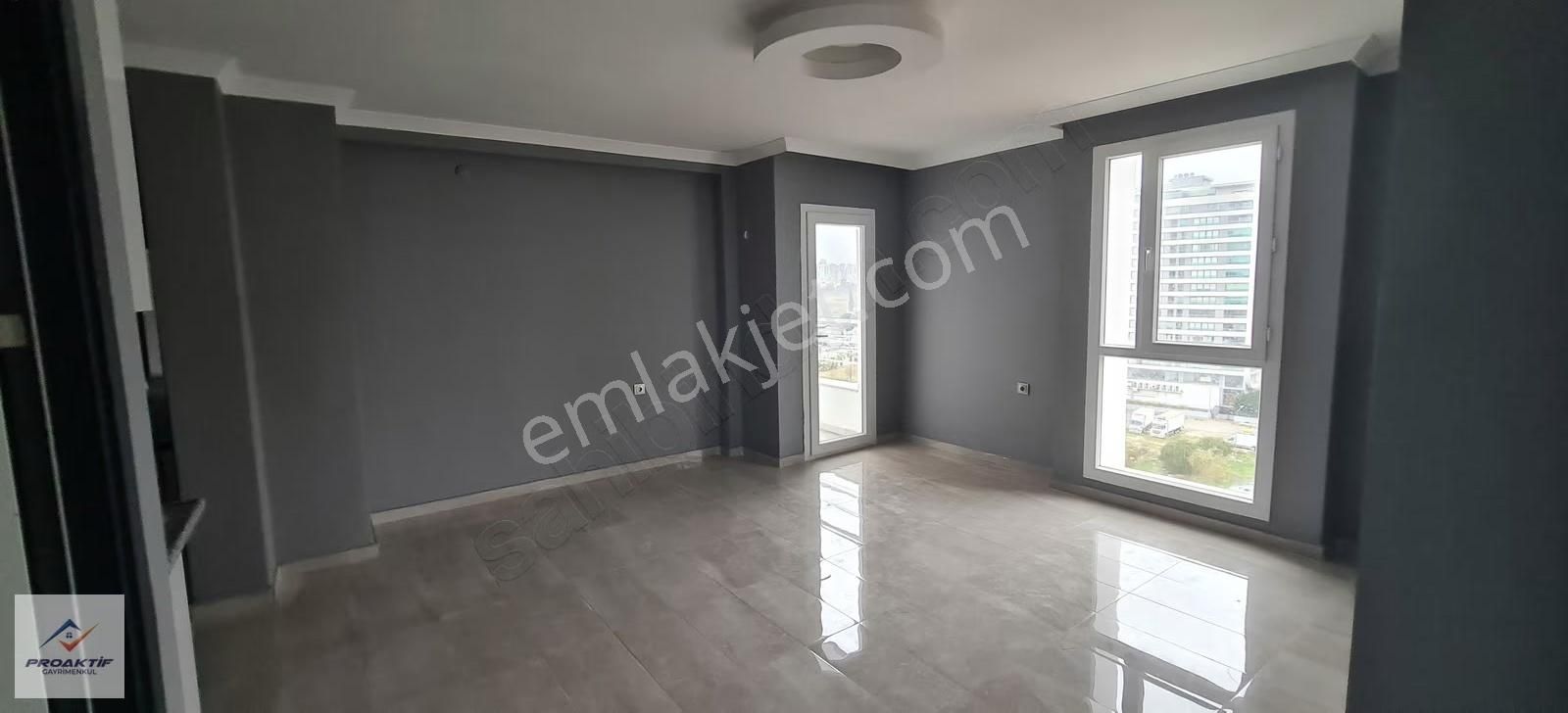 Real Kavşağı'nda 1+1 Kiralık Ofis - 60m² | Yıllık Peşin - Görsel 3