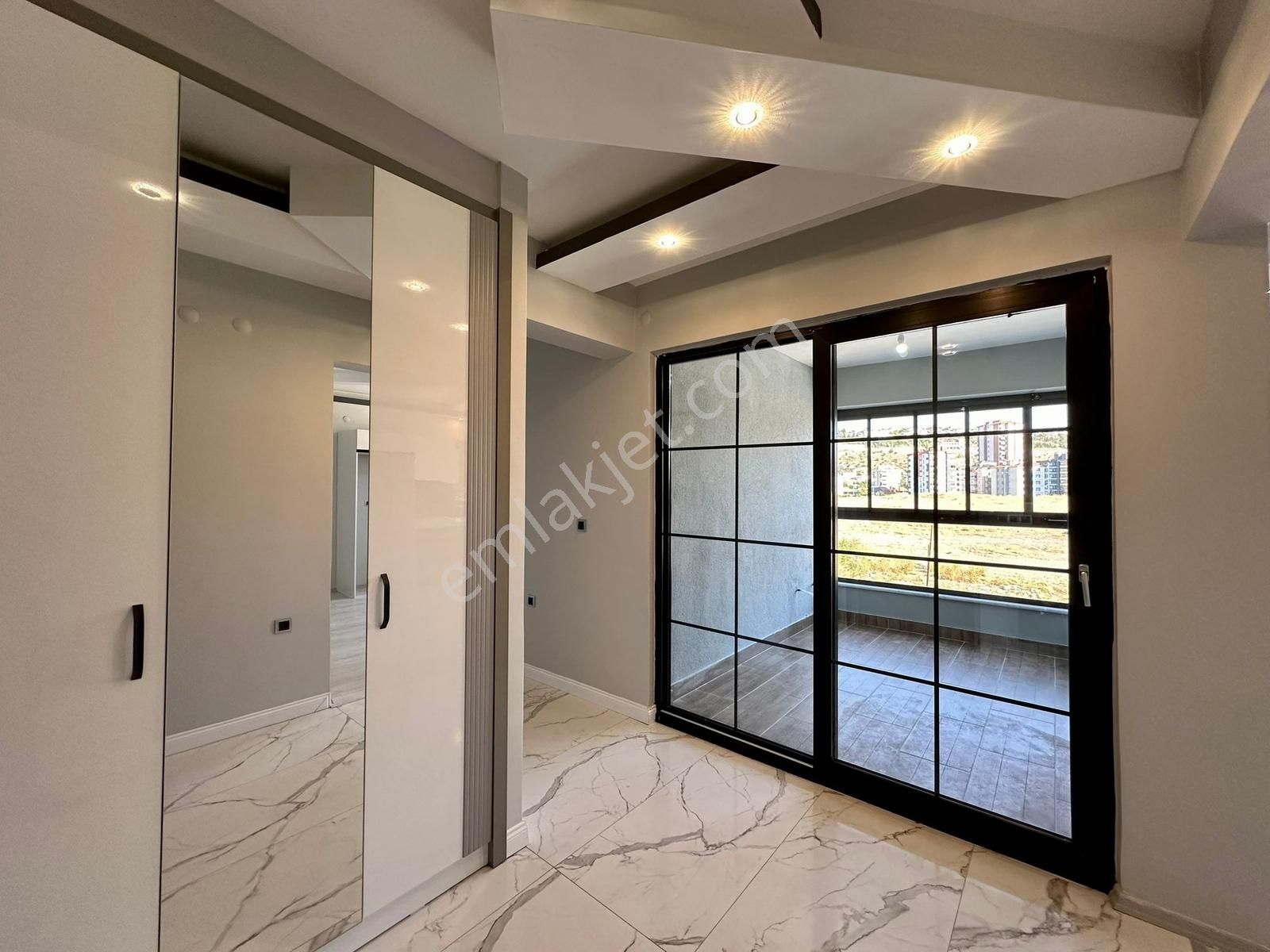 Mimsinde 2.5+1 Kış Bahçeli Ebeveyn Banyolu Satılık Lüks Daire