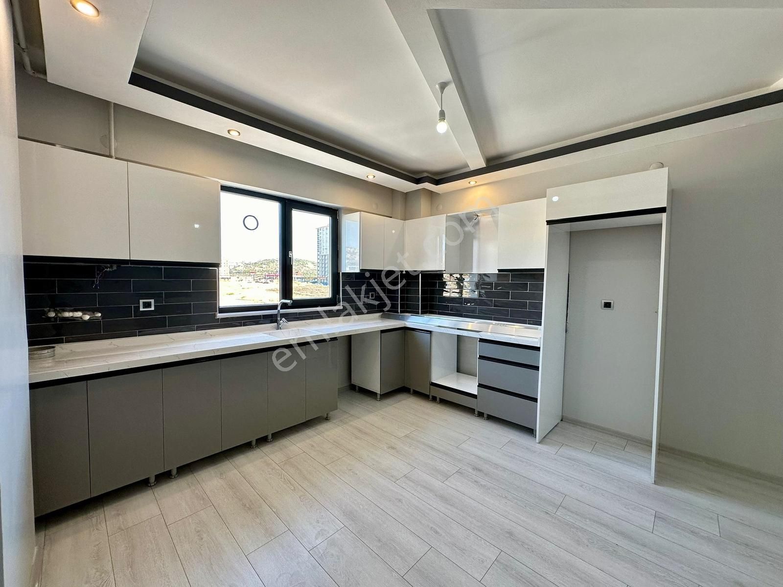 Mimsinde 2.5+1 Kış Bahçeli Ebeveyn Banyolu Satılık Lüks Daire - Görsel 2