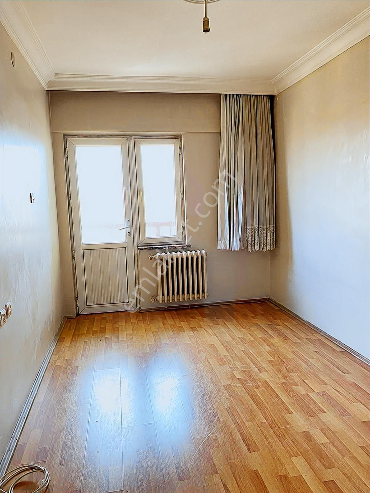 Seylap Caddesi Üzeri Ara Kat Çift Balkonlu Kilerli 3+1 Daire - Görsel 24