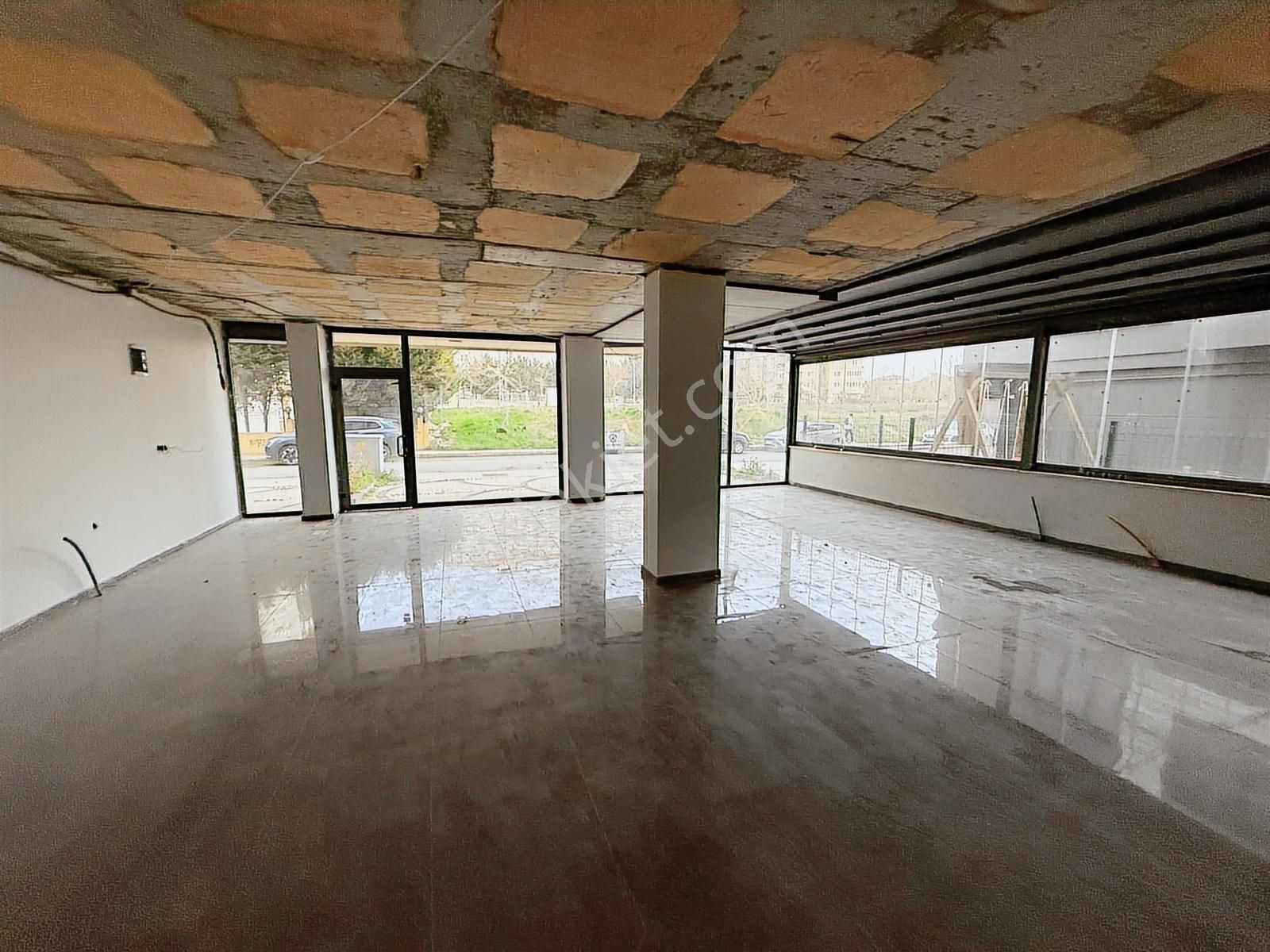 Beylikdüzü West Marina'ya Yakın Konum Geniş M2 Satılık Dükkan !! - Görsel 12