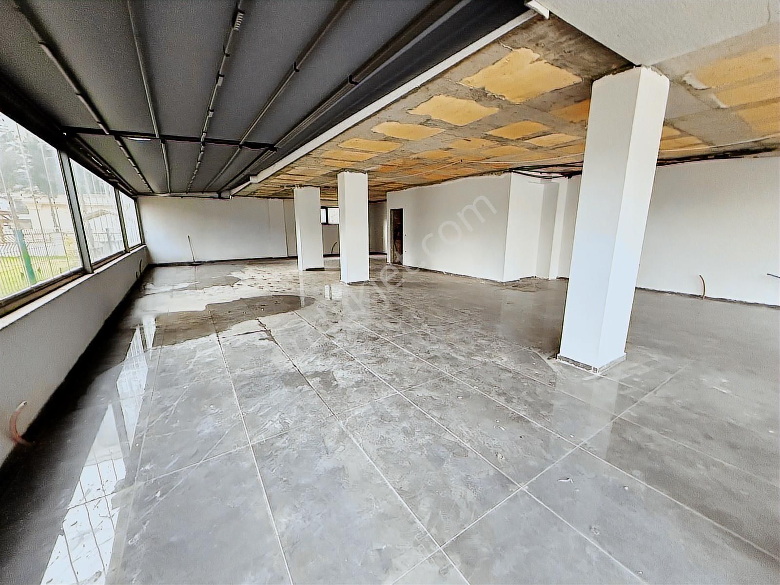 Beylikdüzü West Marina'ya Yakın Konum Geniş M2 Satılık Dükkan !! - Görsel 3