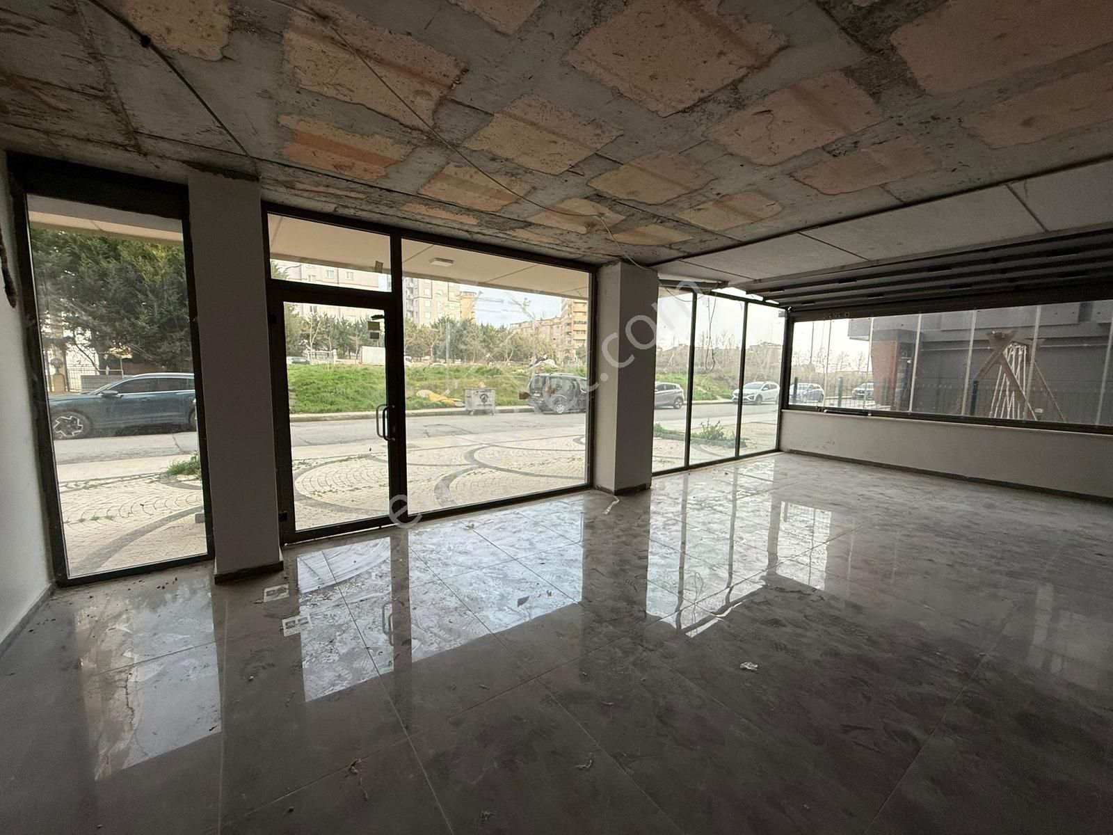Beylikdüzü West Marina'ya Yakın Konum Geniş M2 Satılık Dükkan !! - Görsel 18