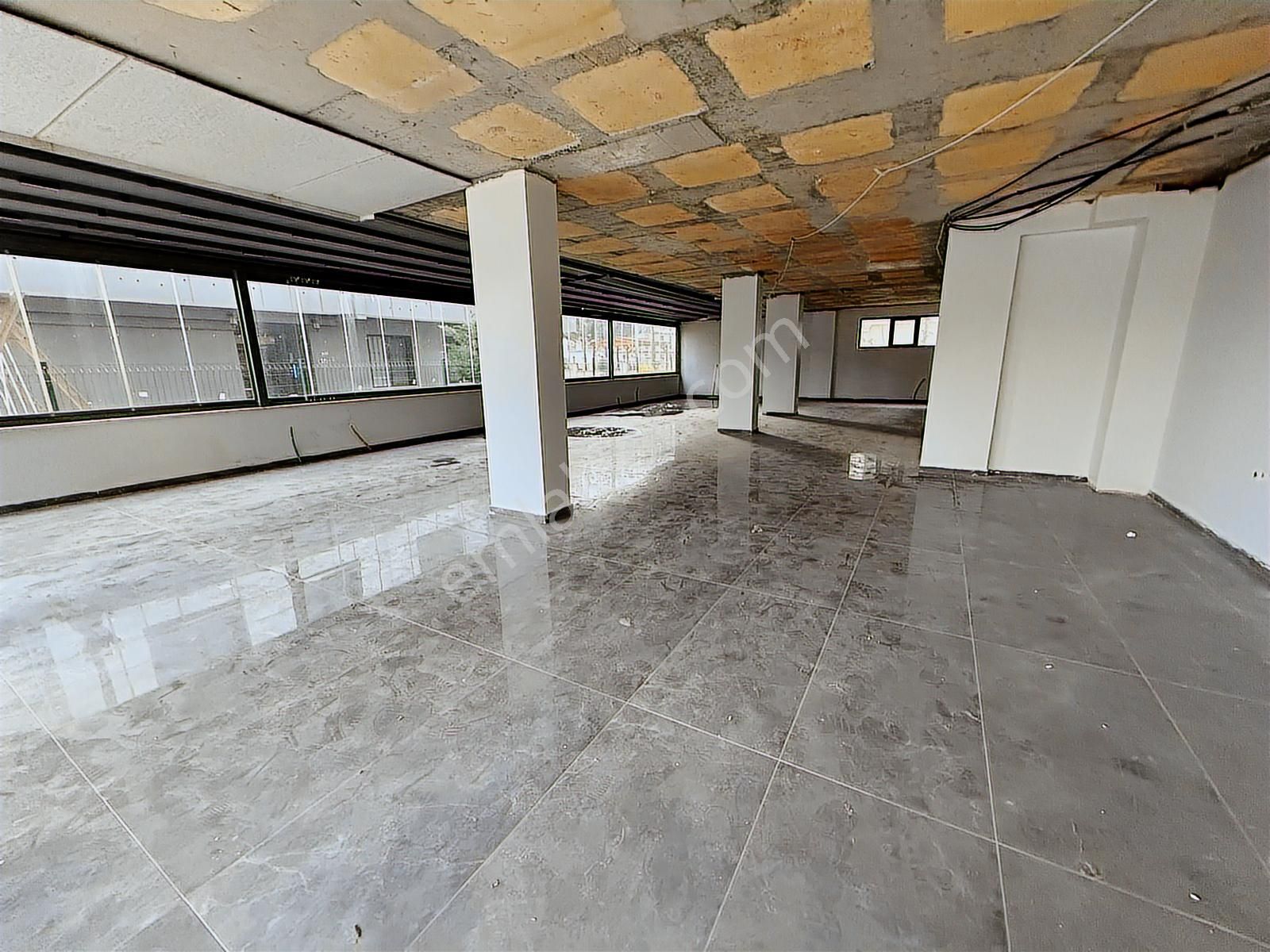 Beylikdüzü West Marina'ya Yakın Konum Geniş M2 Satılık Dükkan !! - Görsel 2