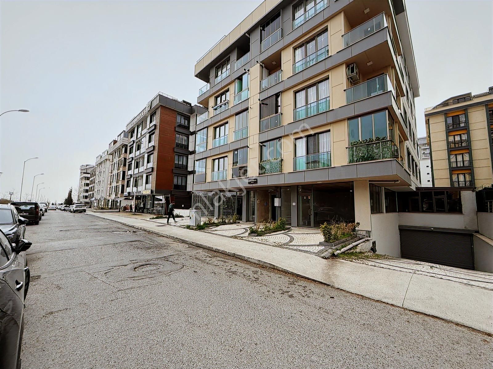 Beylikdüzü West Marina'ya Yakın Konum Geniş M2 Satılık Dükkan !! - Görsel 9