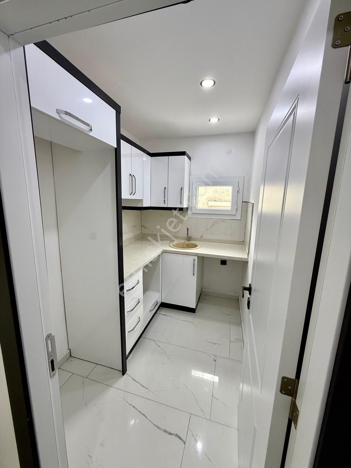 Kiralık 2+1 Full Yapılı Ön Cephe Cumhuriyet Cad. Üstü - Görsel 23