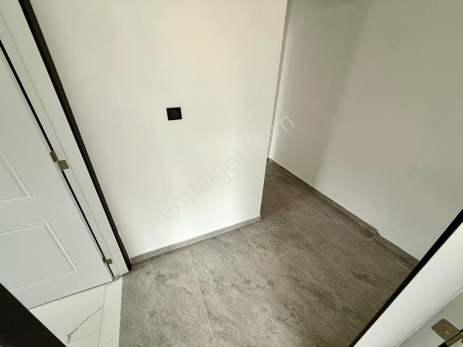 Kiralık 2+1 Full Yapılı Ön Cephe Cumhuriyet Cad. Üstü - Görsel 8