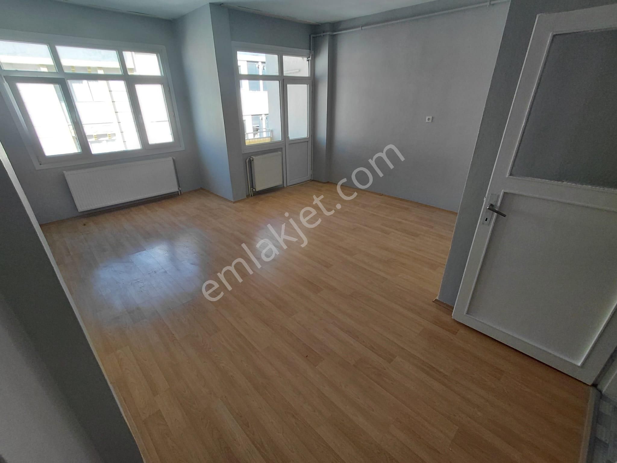 Karanlık Oda Yok-ayrı Mutfaklı-balkonlu-ayrı Wc'li 2+1 Kiralık - Görsel 4