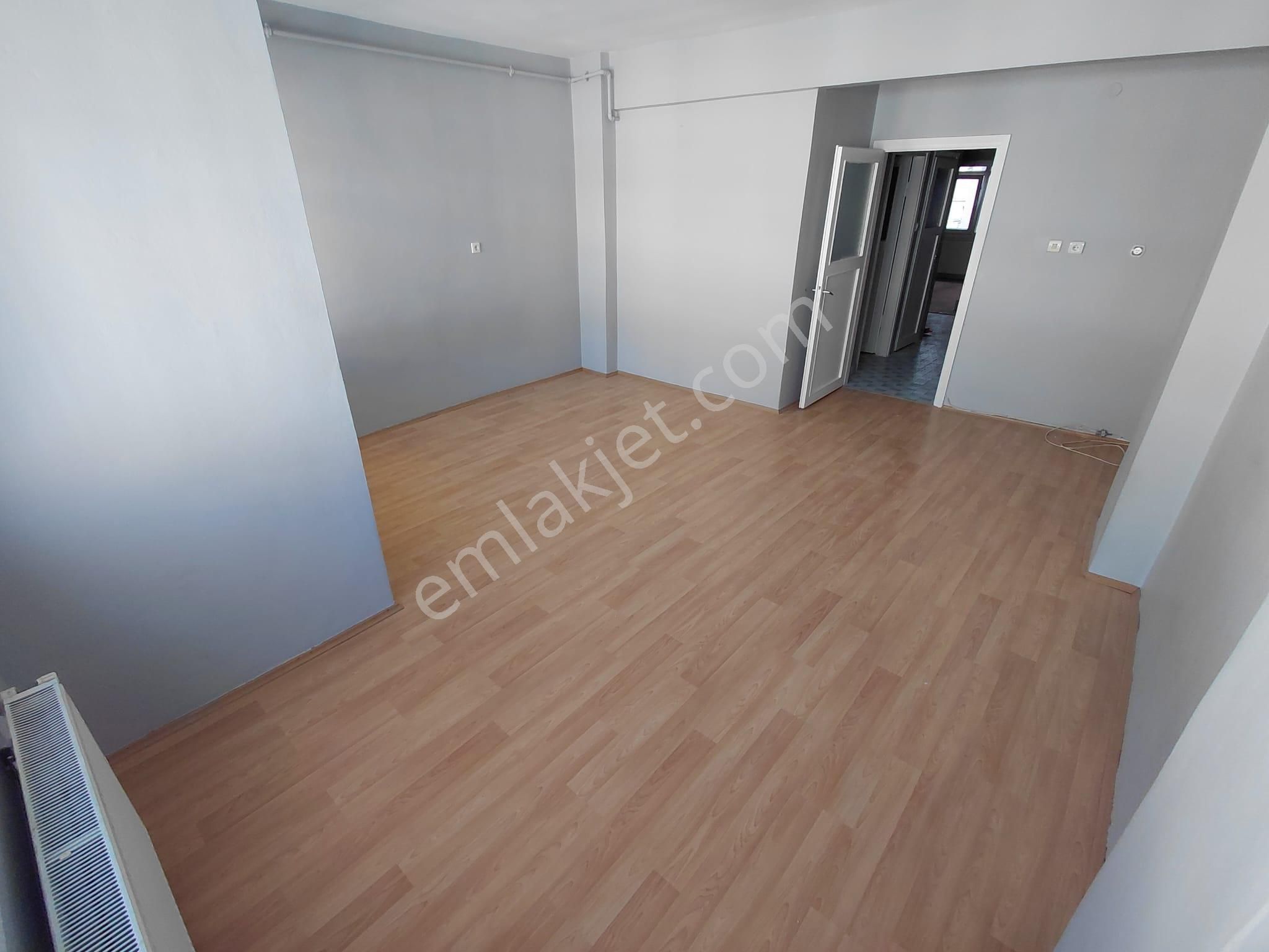 Karanlık Oda Yok-ayrı Mutfaklı-balkonlu-ayrı Wc'li 2+1 Kiralık - Görsel 8