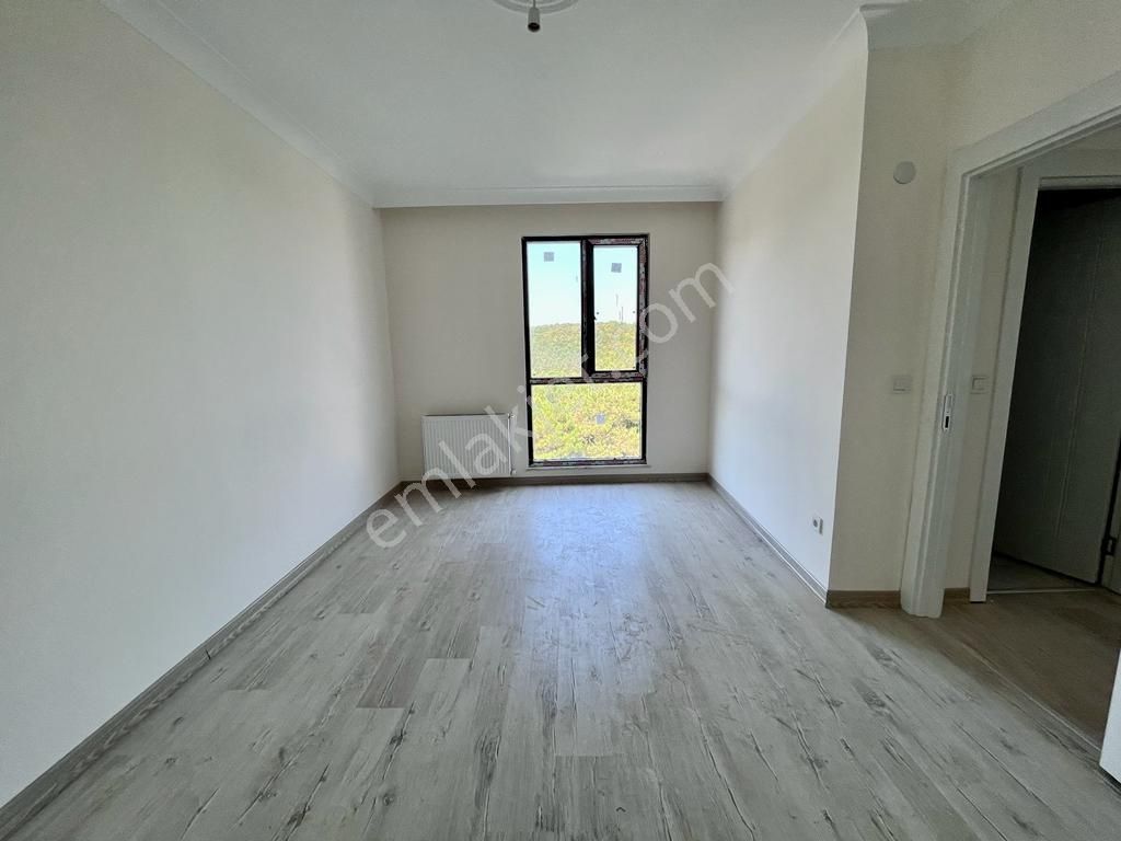 Çekmeköy Defnedalı Sitesinde 1+1 Arakat Ayrı Mutfaklı Daire - Görsel 15