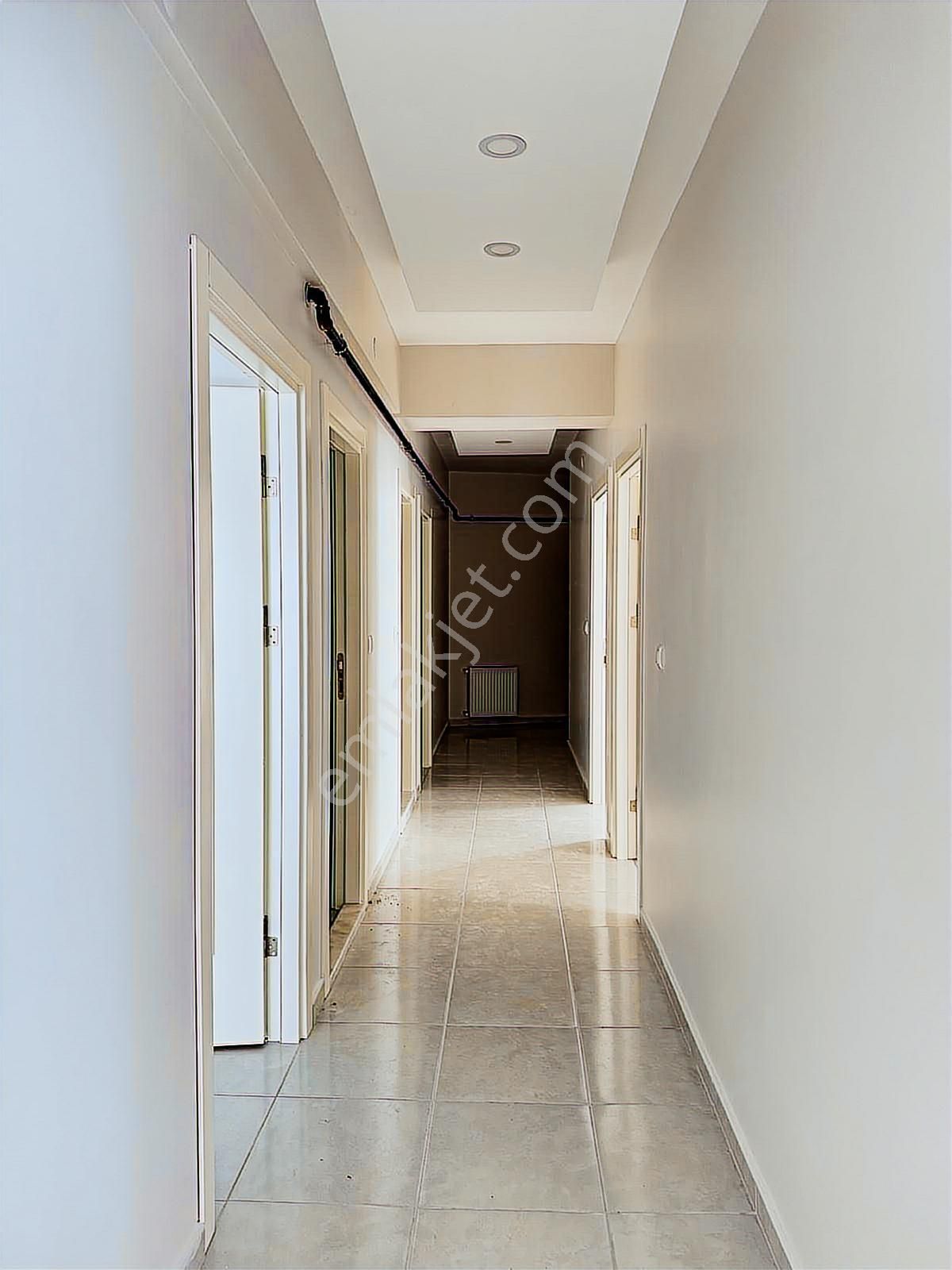 Oscar'dan Çamlıca'nın En Güzel Konumunda Ara Kat 3+1 - Görsel 13