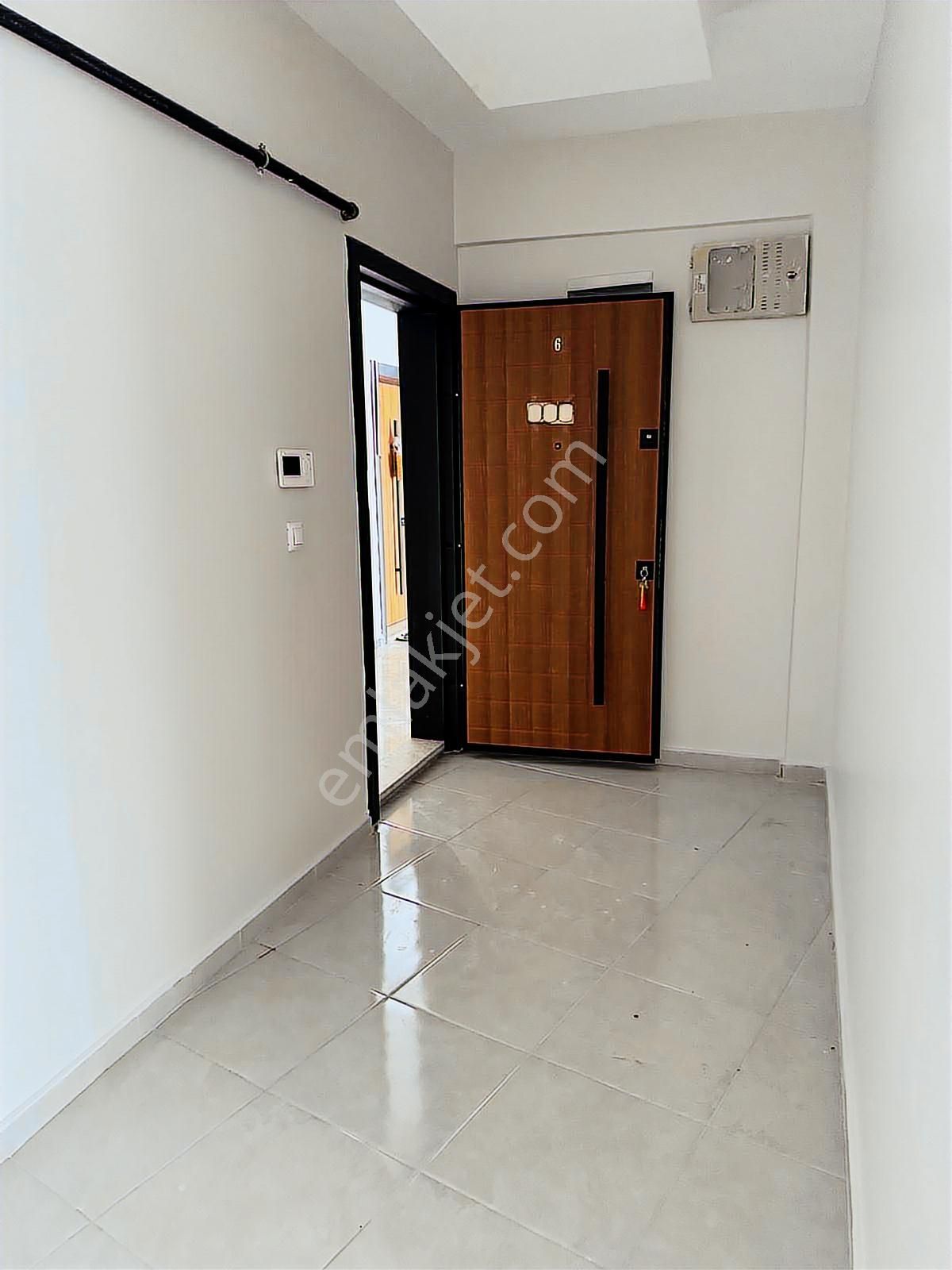 Oscar'dan Çamlıca'nın En Güzel Konumunda Ara Kat 3+1 - Görsel 12