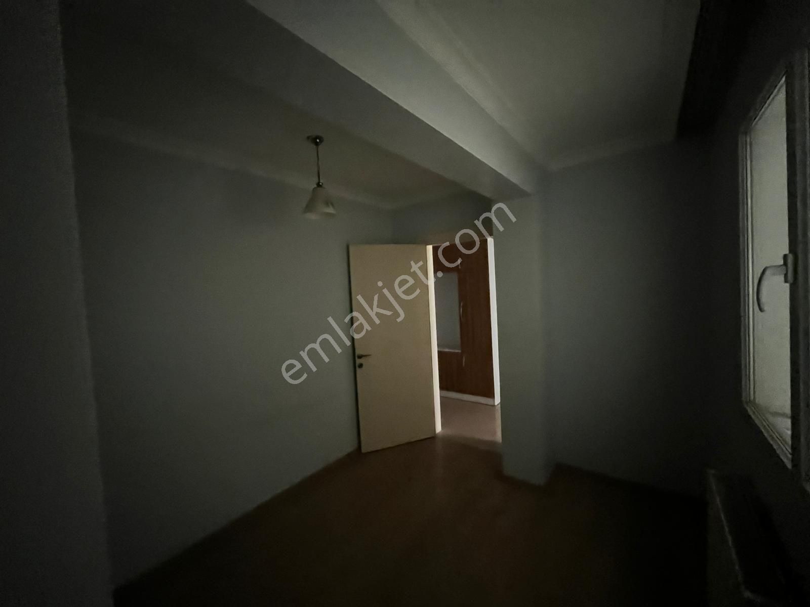 Küçük Çiğli'de Sahibinden 2+1 Doğalgazlı - Görsel 4