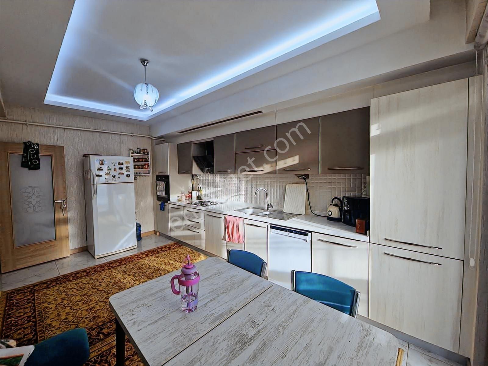 Metin Gönülalan'dan Çırağan Konutlarında 3+1 Lüks Daire - Görsel 10