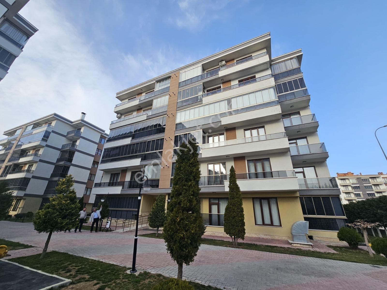 Metin Gönülalan'dan Çırağan Konutlarında 3+1 Lüks Daire - Görsel 20