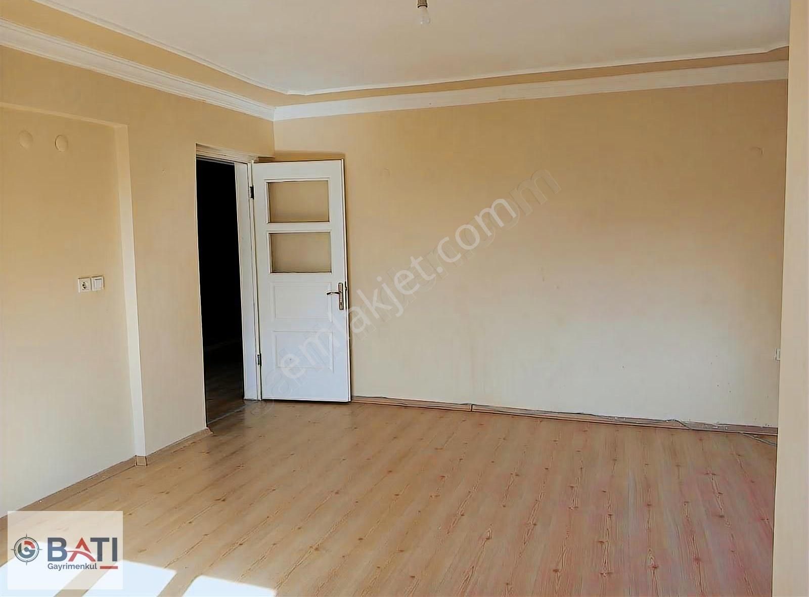 Torbalı Batı Gayrimenkul Den Kiralık 3+1