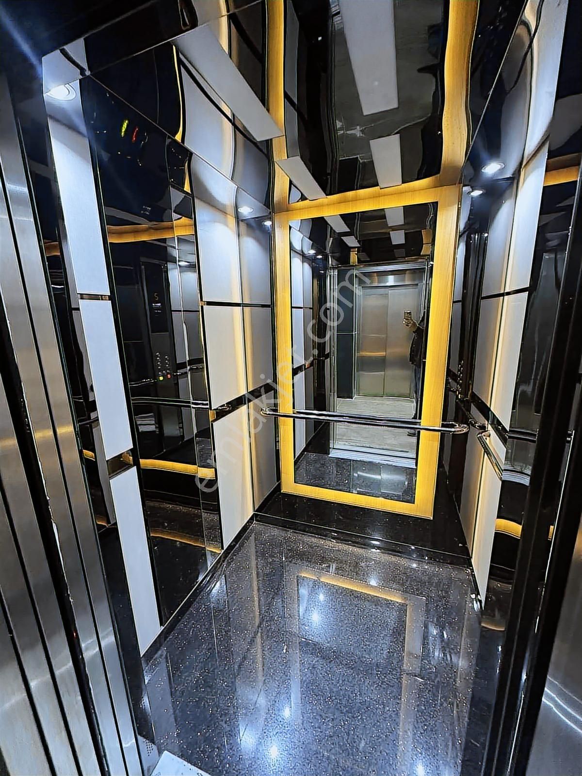 Sürer Emlak`tan Satılık Ultra Lüks Sıfır 1+1 Daire`miz - Görsel 11