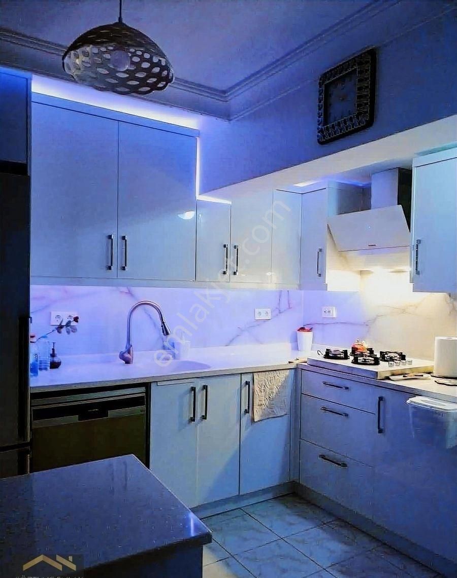 Kuşadası Özboğaziçi Sitesinde 4+1 Tripleks Deniz Manzaralı - Görsel 3