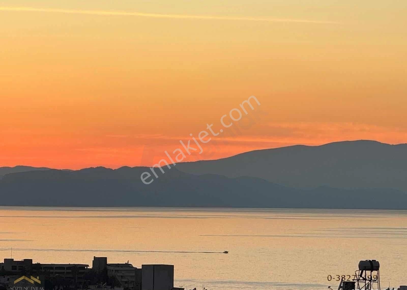 Kuşadası Özboğaziçi Sitesinde 4+1 Tripleks Deniz Manzaralı - Görsel 8