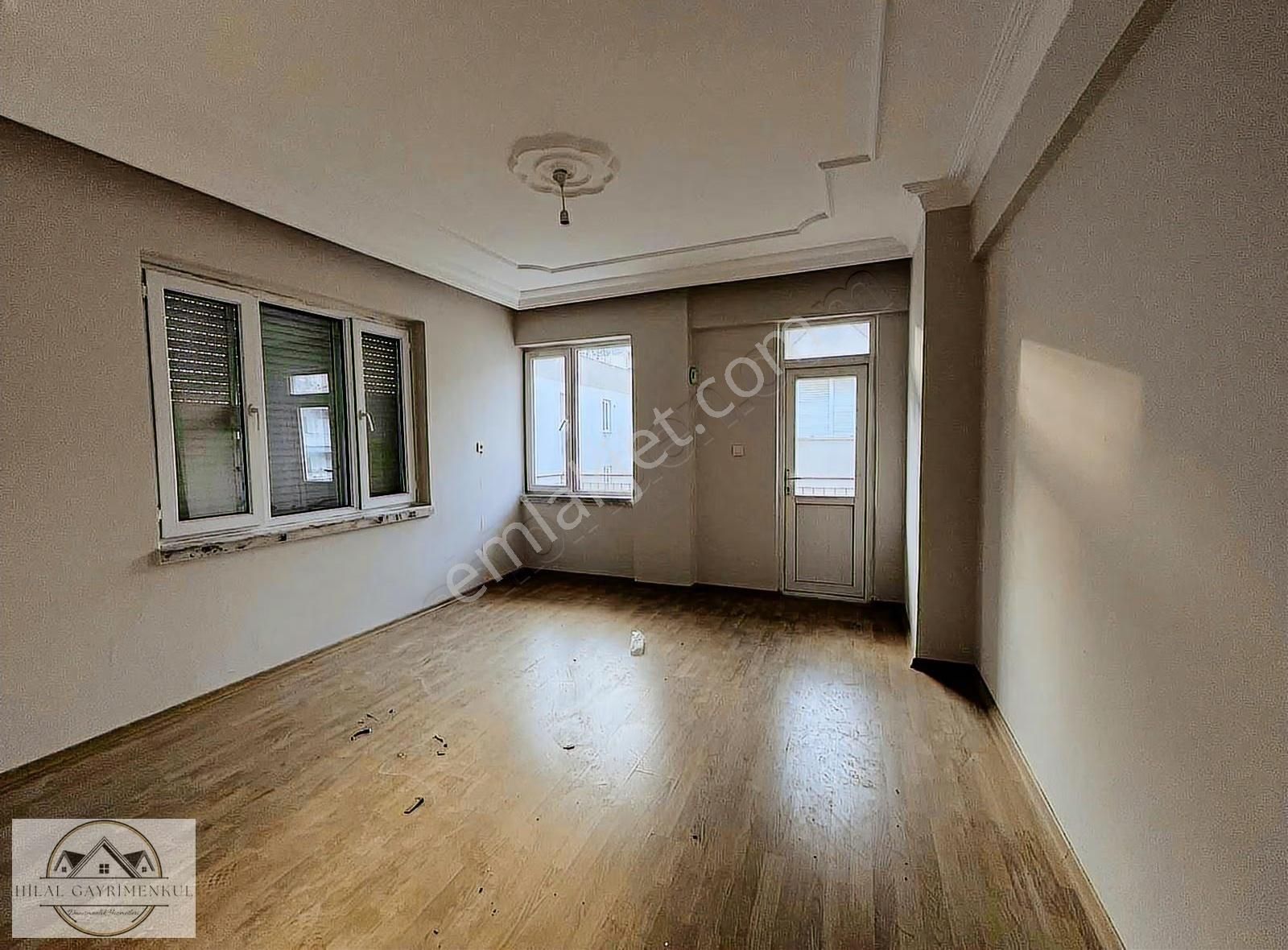 Hilal Gayrimenkulden Yenigünde Pazar Dibi Tadilatlı 3+1 - Görsel 11