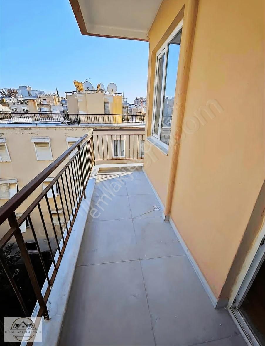 Hilal Gayrimenkulden Yenigünde Pazar Dibi Tadilatlı 3+1 - Görsel 5