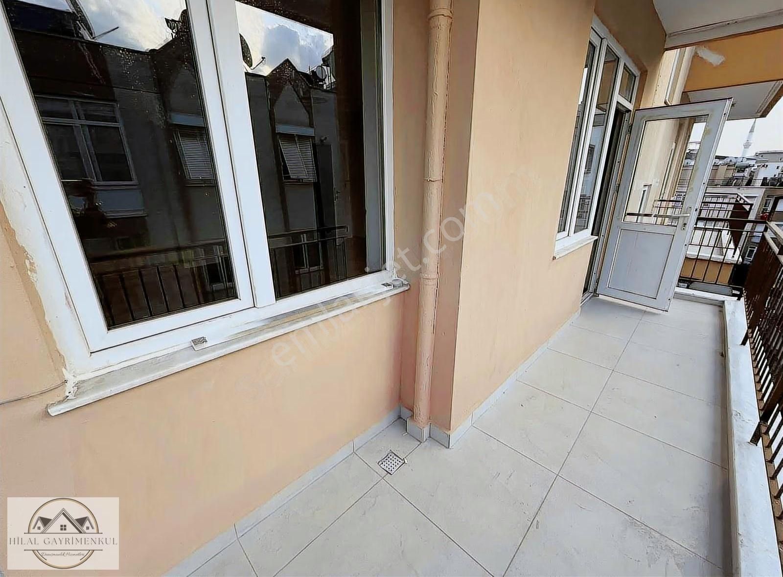 Hilal Gayrimenkulden Yenigünde Pazar Dibi Tadilatlı 3+1 - Görsel 14