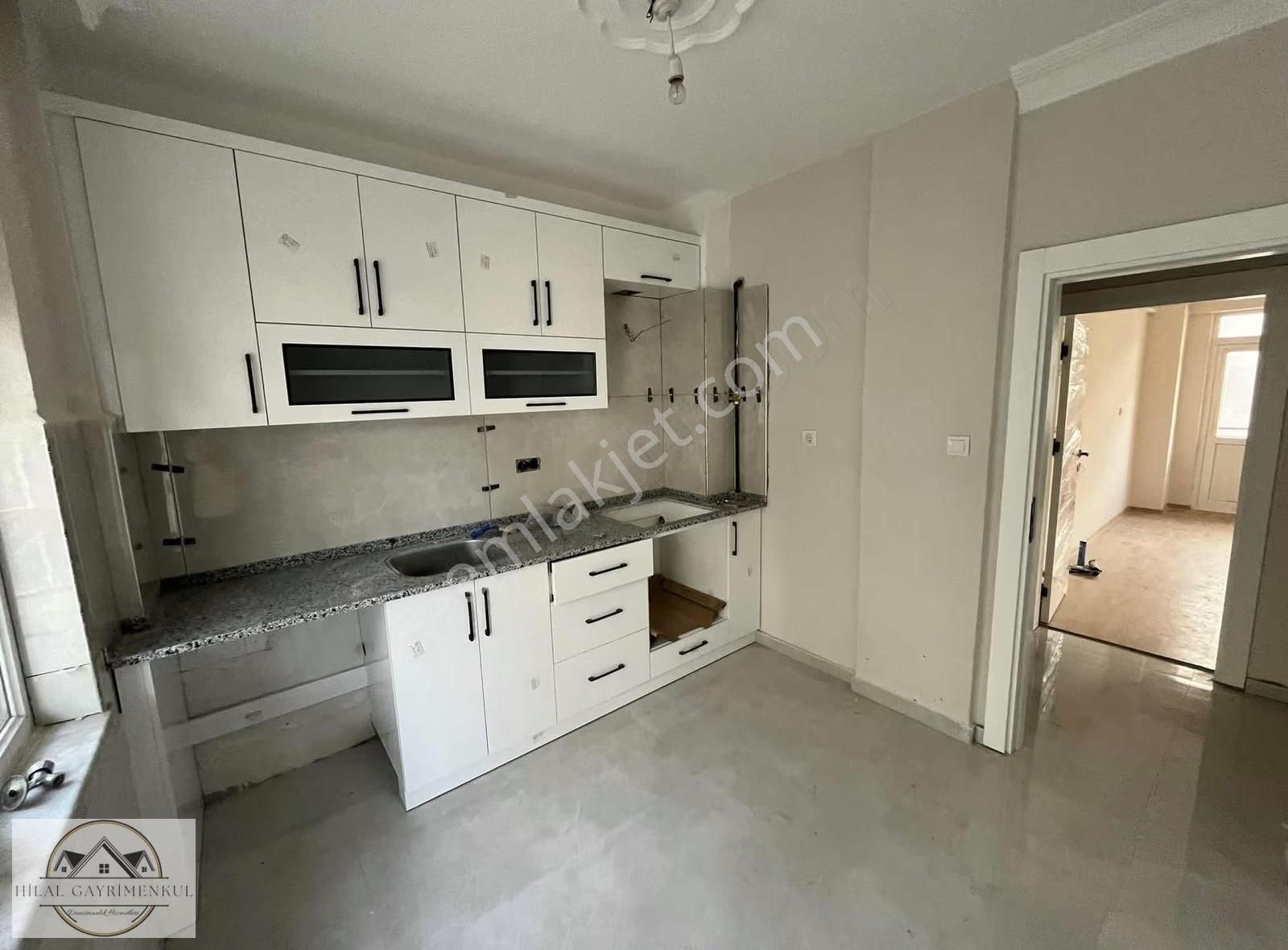 Hilal Gayrimenkulden Yenigünde Pazar Dibi Tadilatlı 3+1 - Görsel 20