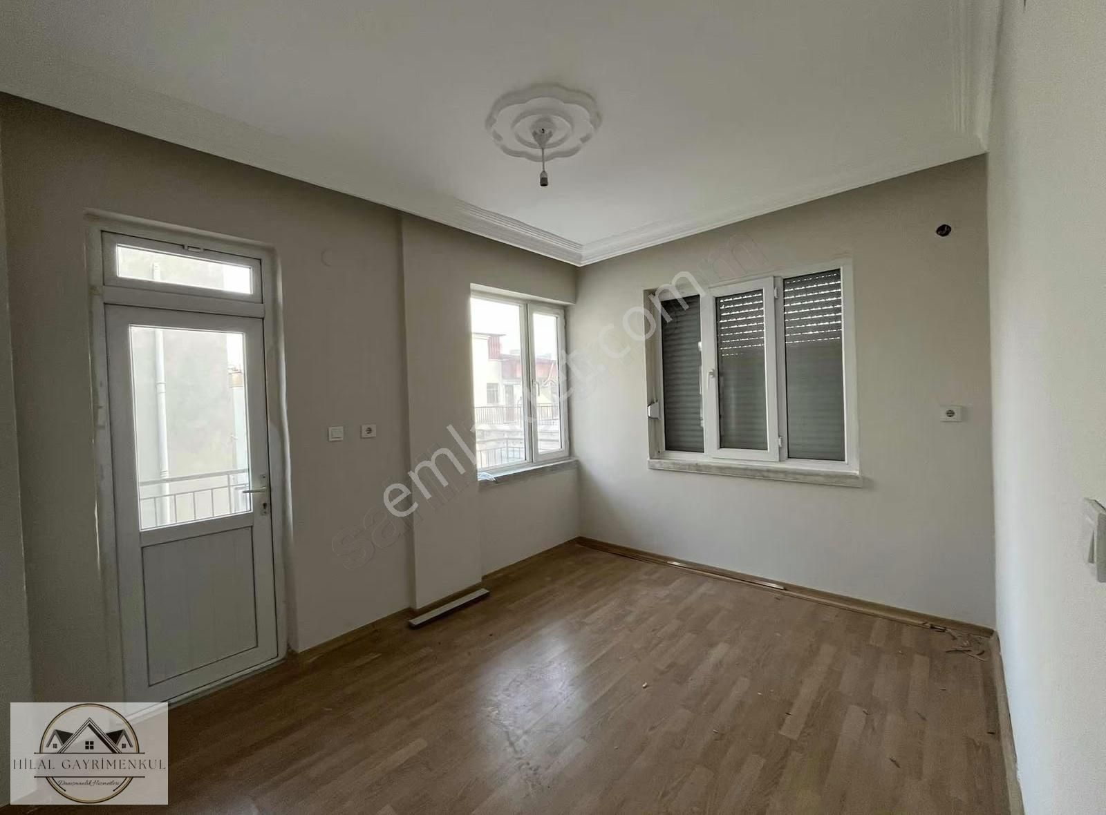 Hilal Gayrimenkulden Yenigünde Pazar Dibi Tadilatlı 3+1 - Görsel 6