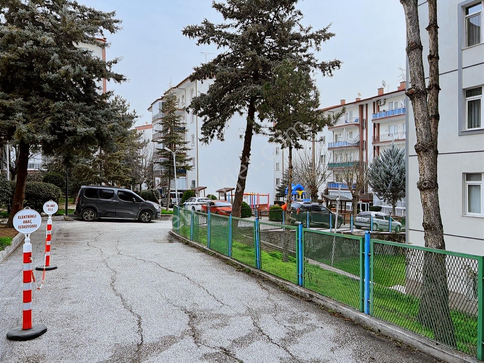 Kartal'dan Ergazi'de Mantolamalı 3+1 Kombili Kiralık Daire