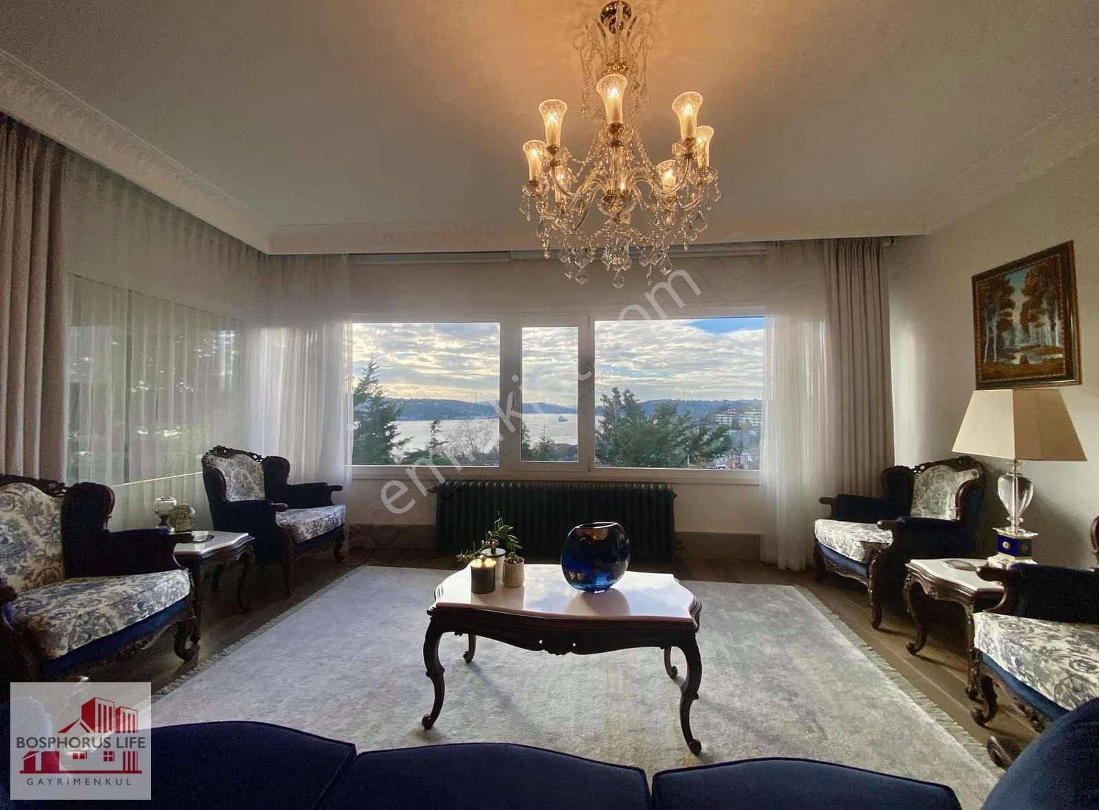 Yeniköy'de Panoramik Boğaz Manzaralı Özel Daire