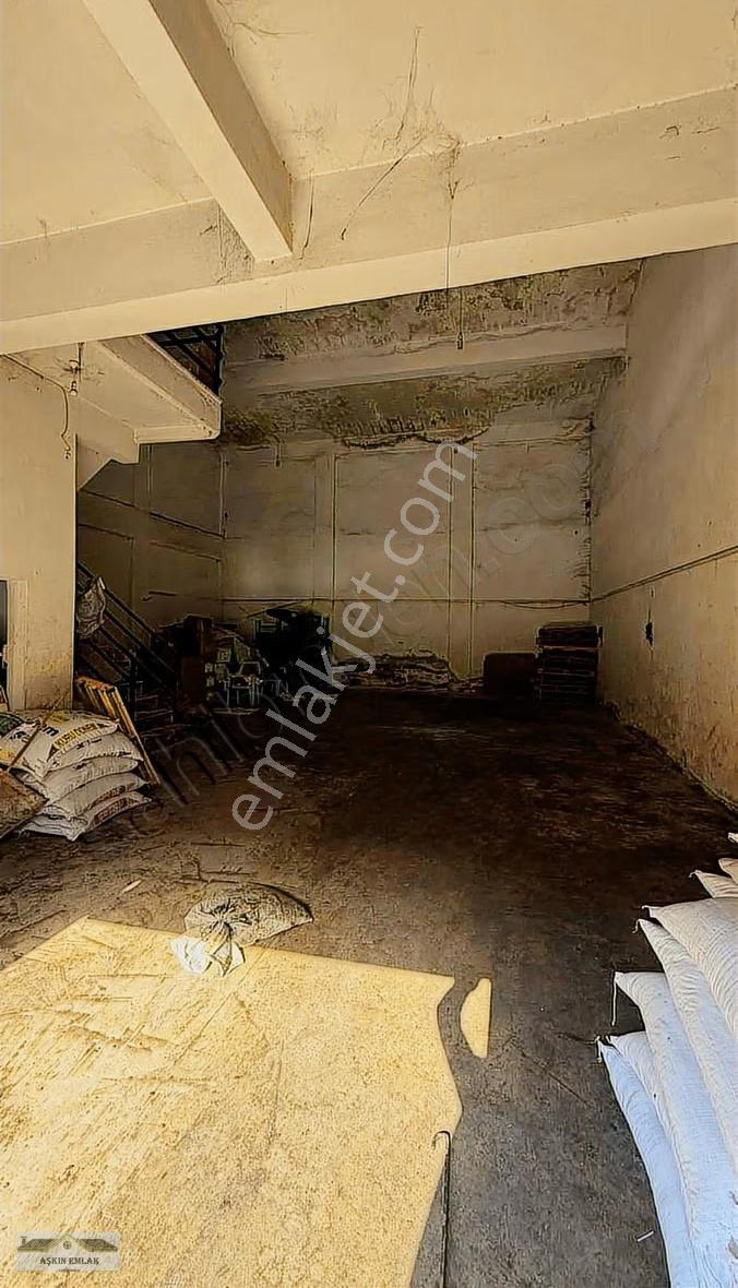 Salihli Tüccarlar Sitesinde Satılık Dükkan - Görsel 7