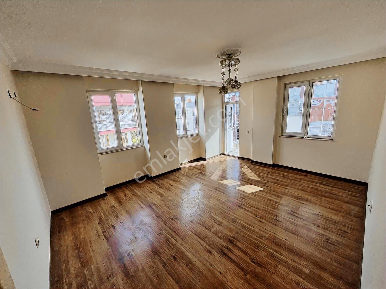 Konukseverde Köşe Cephe 2+1 110 M² Güney Doğu Krediye Uygun