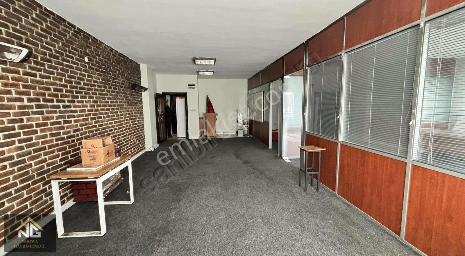 Tuzla Merkezde Cadde Üzeri Eşyalı Kiralık Ofis