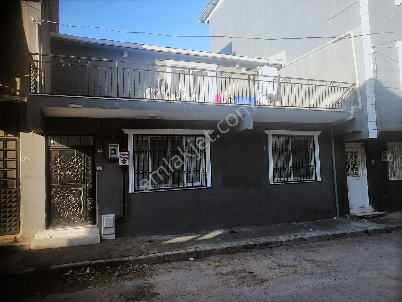 Buca Göksu Mah Satılık 2 Katlı 124m2 2+1 Dogalgazl Mustakil Bina