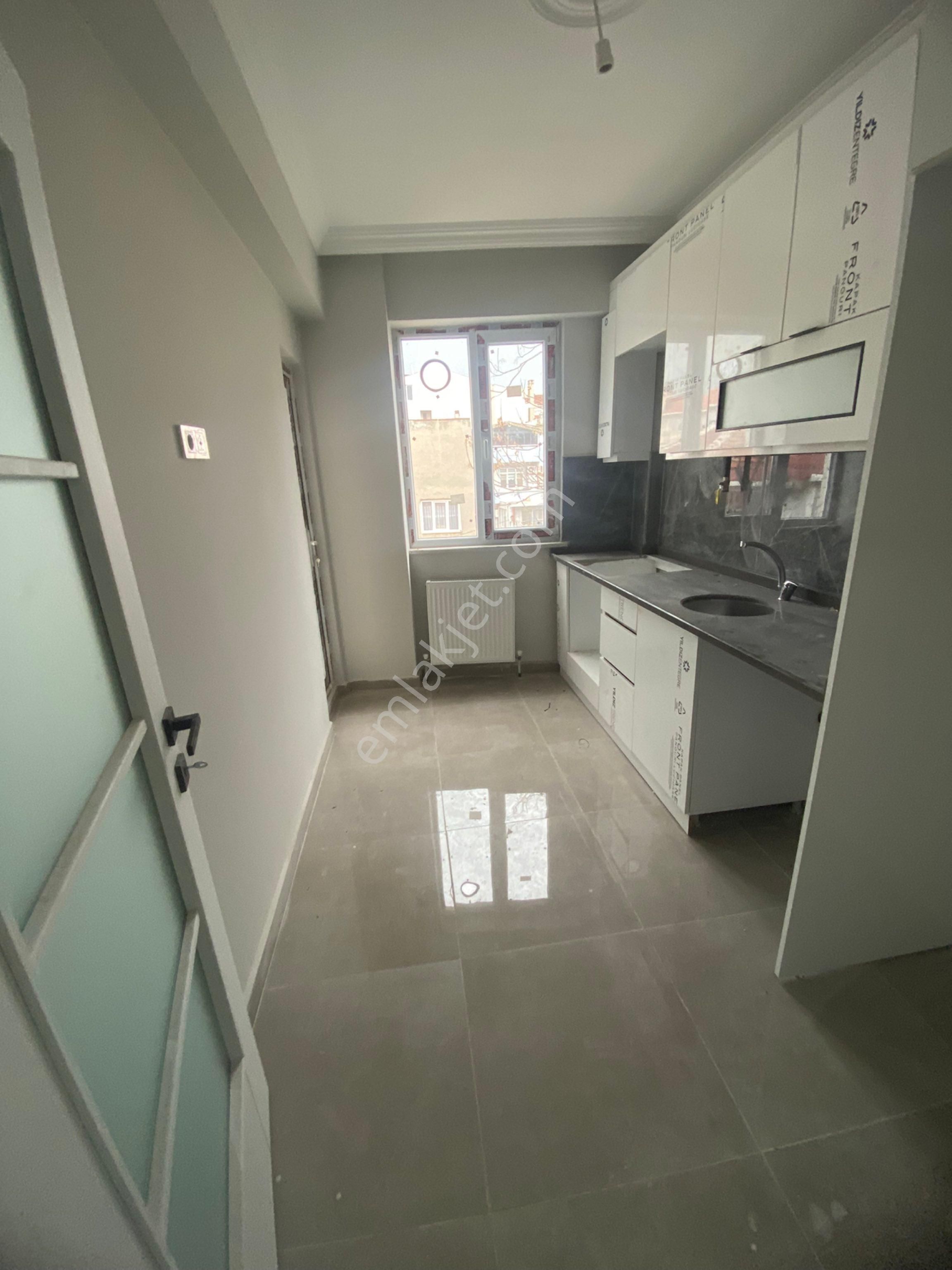 Tekirdağ Çiflikönü Mah 2+1 Satılık Daire