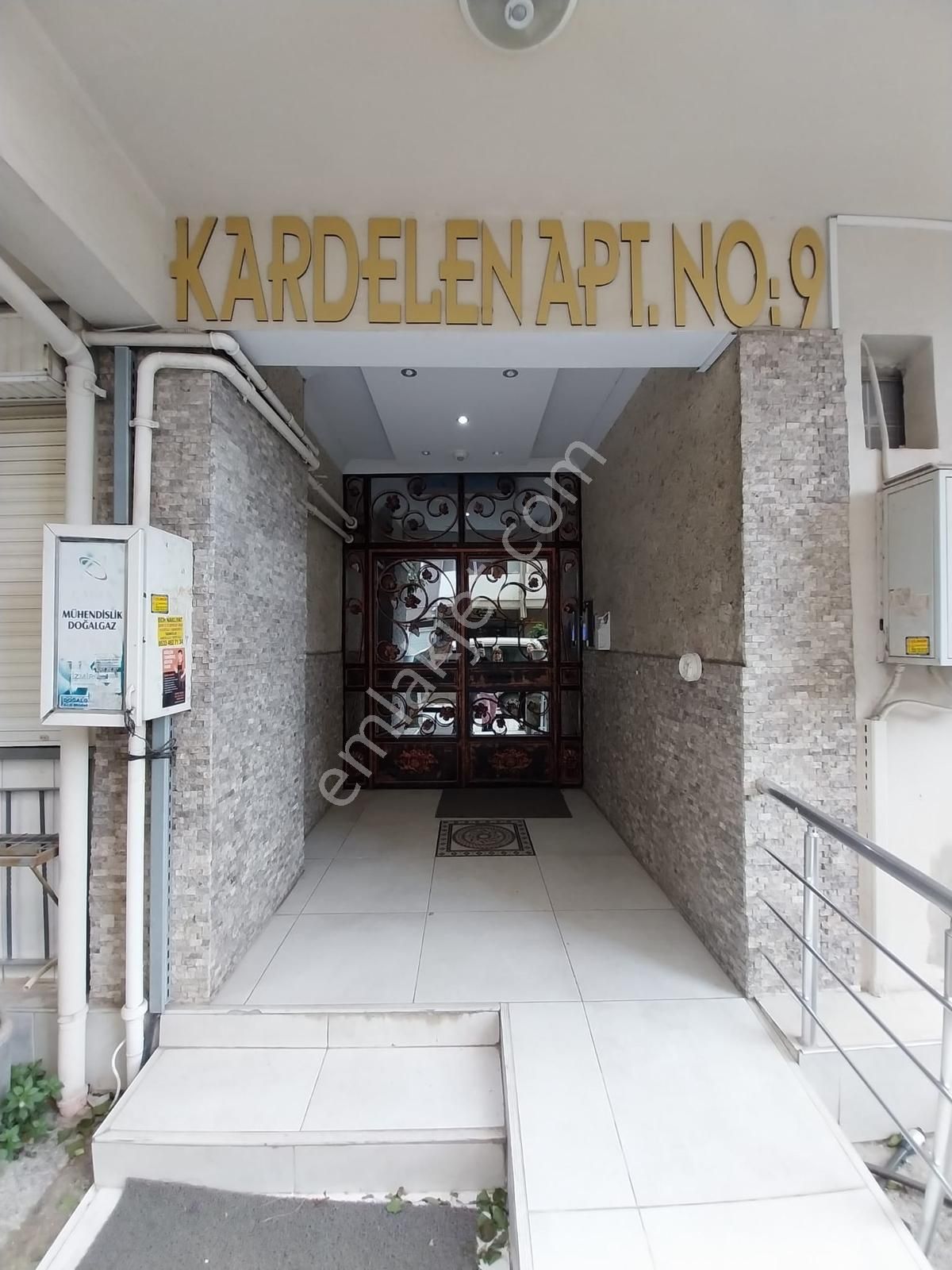 Karşıyaka Demirköprü'de Harika Konumda Satılık 3+1 - Görsel 2