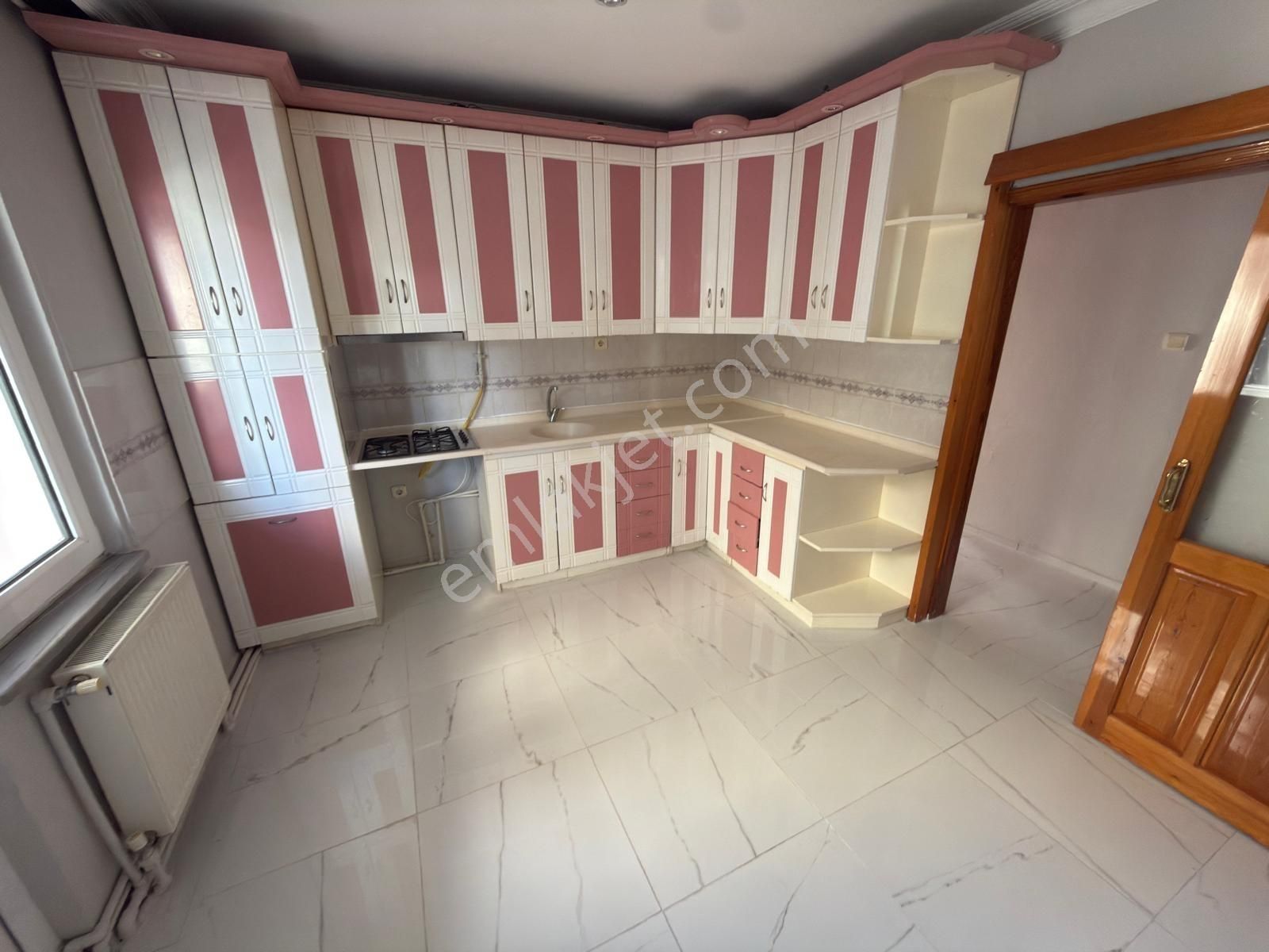 Bahçelievler Mahallesinde Satılık 3+1 Geniş Ve Ferah Daire - Görsel 13