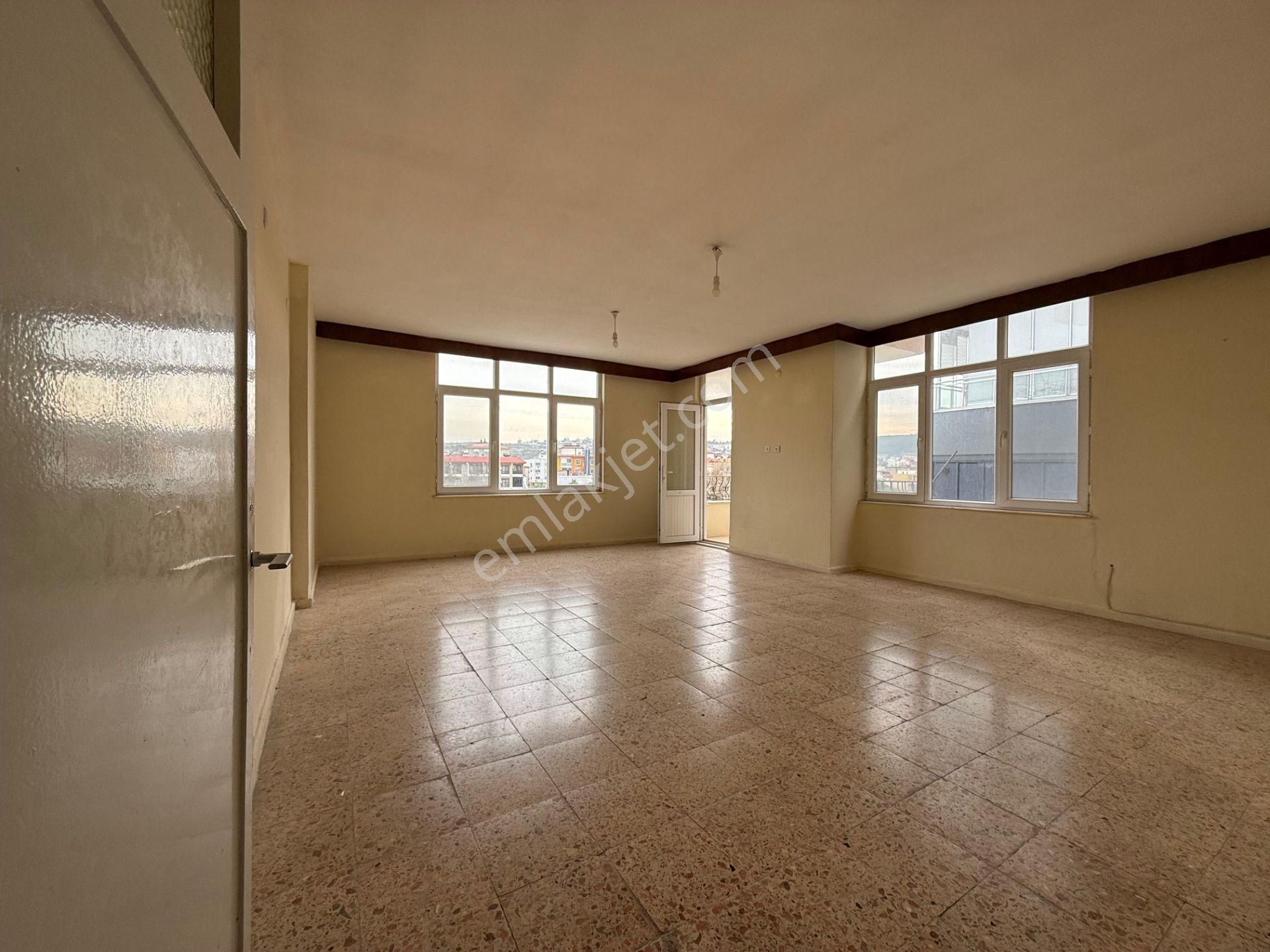 Silifke Gazi Mahallesi'nde Göksu Manzaralı, Kiralık 3+1 Daire