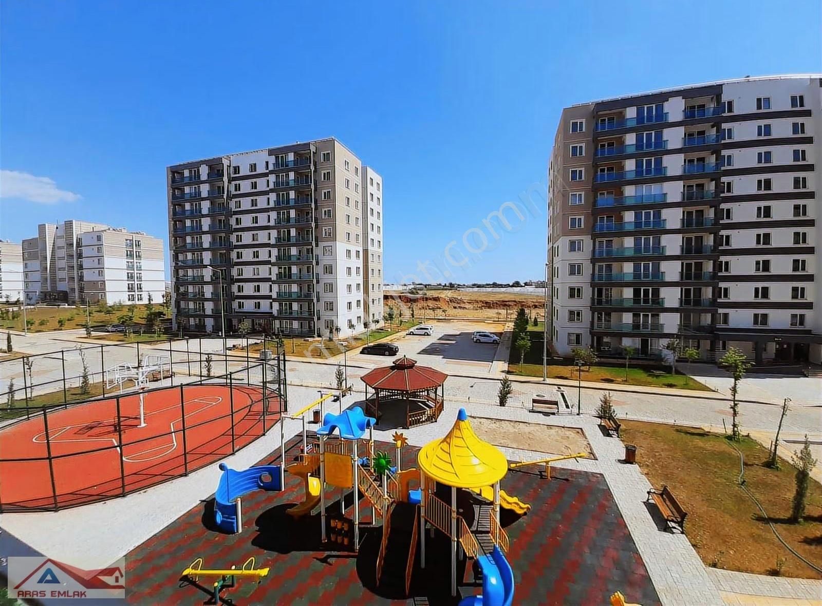 Site İçinde Güney Cephe 9.katta Boyası Yapılıyor Temiz Ferah