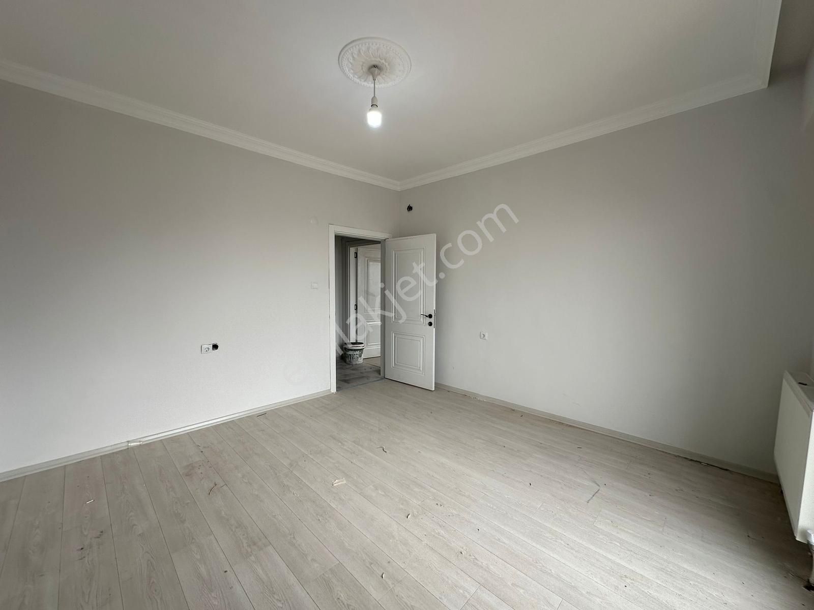 Çözüm'den Eğitim Araştırma Hastanesi Arkası Satılık 3+1 Daire!!! - Görsel 3