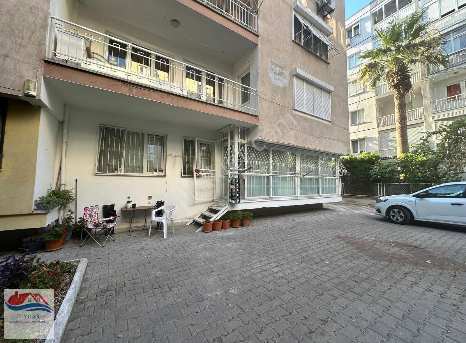 Karşıyaka Bostanlı Migros Arkasında 2+1 Satılık Daire - Görsel 2