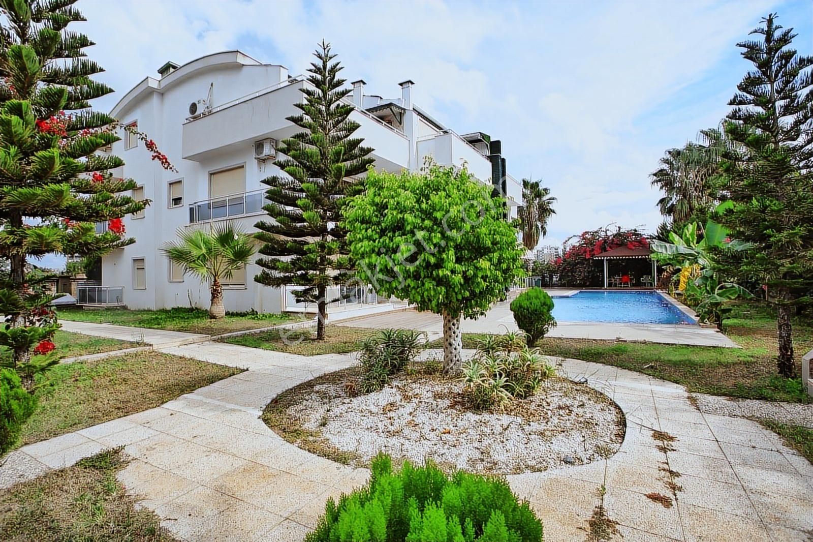 Antalya Lara Güzeloba Da 70 M2 Kiralık Mobilyalı 1+1 Bahçe Katı - Görsel 10