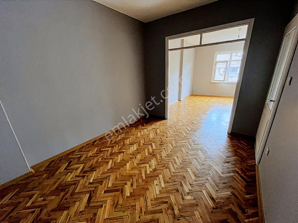 Anka'dan Ümraniye Ana Caddeye 3.bina 3+1 2.kat Arsa Tapulu