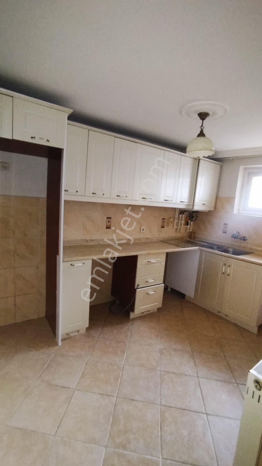 Sarıyer Büyükdere'de Tarihi Sokakta Kiralık Daire - Görsel 4